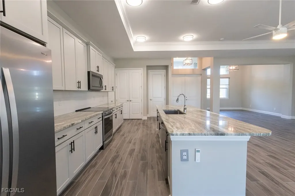 713 NW 37th Avenue Cape Coral FL 33993