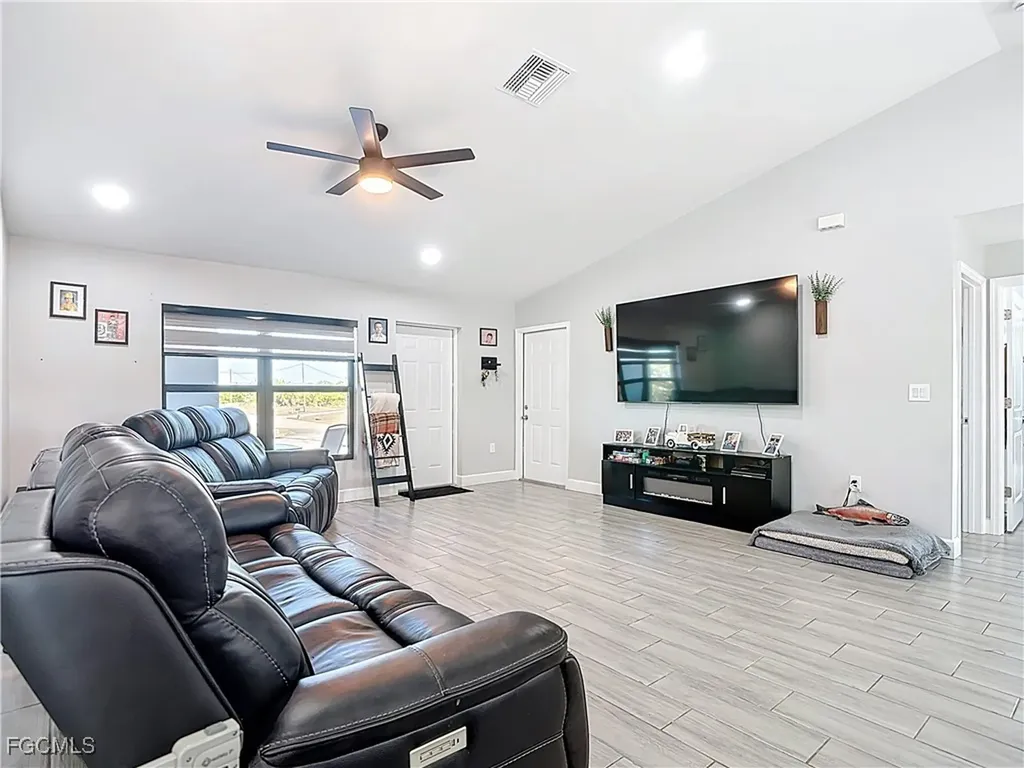 3045 E Briarwood Circle Labelle FL 33935