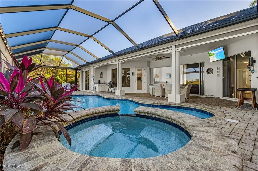 3724 Surfside Boulevard Cape Coral FL 33914