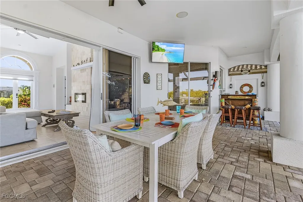 3724 Surfside Boulevard Cape Coral FL 33914
