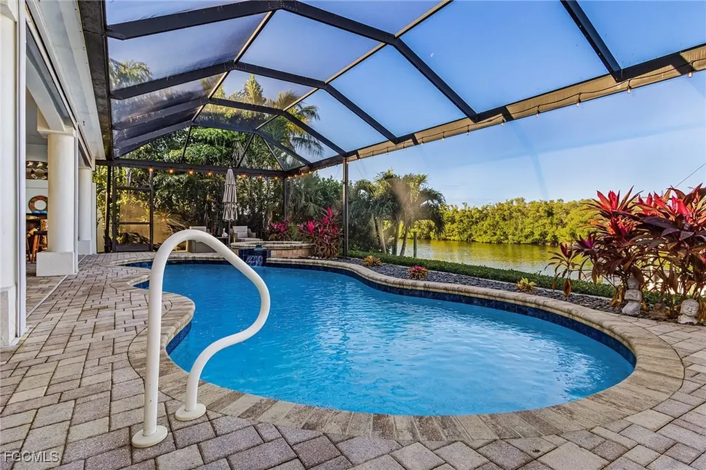 3724 Surfside Boulevard Cape Coral FL 33914