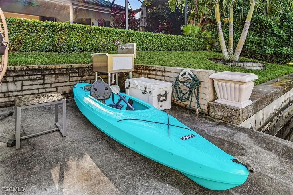 3724 Surfside Boulevard Cape Coral FL 33914