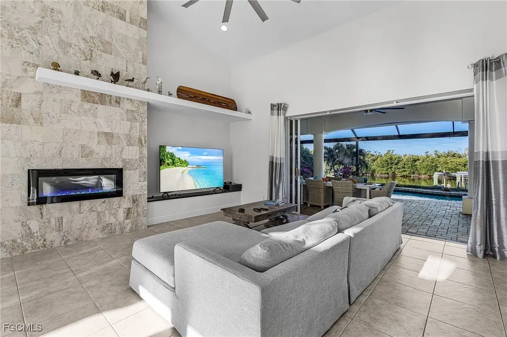 3724 Surfside Boulevard Cape Coral FL 33914