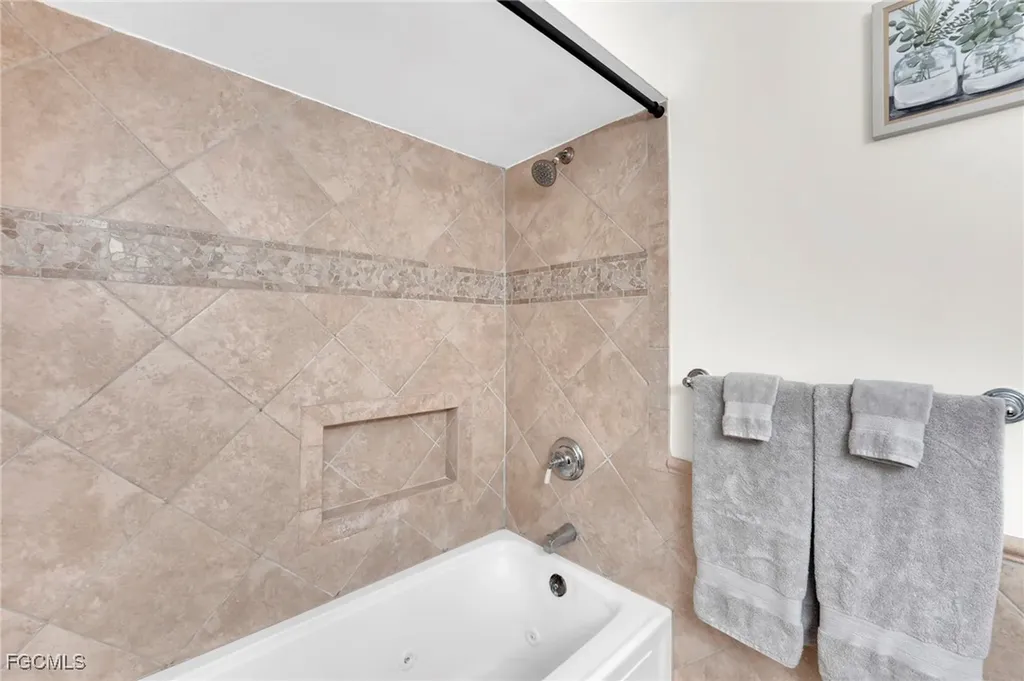 2506 SE 8th Avenue Cape Coral FL 33904