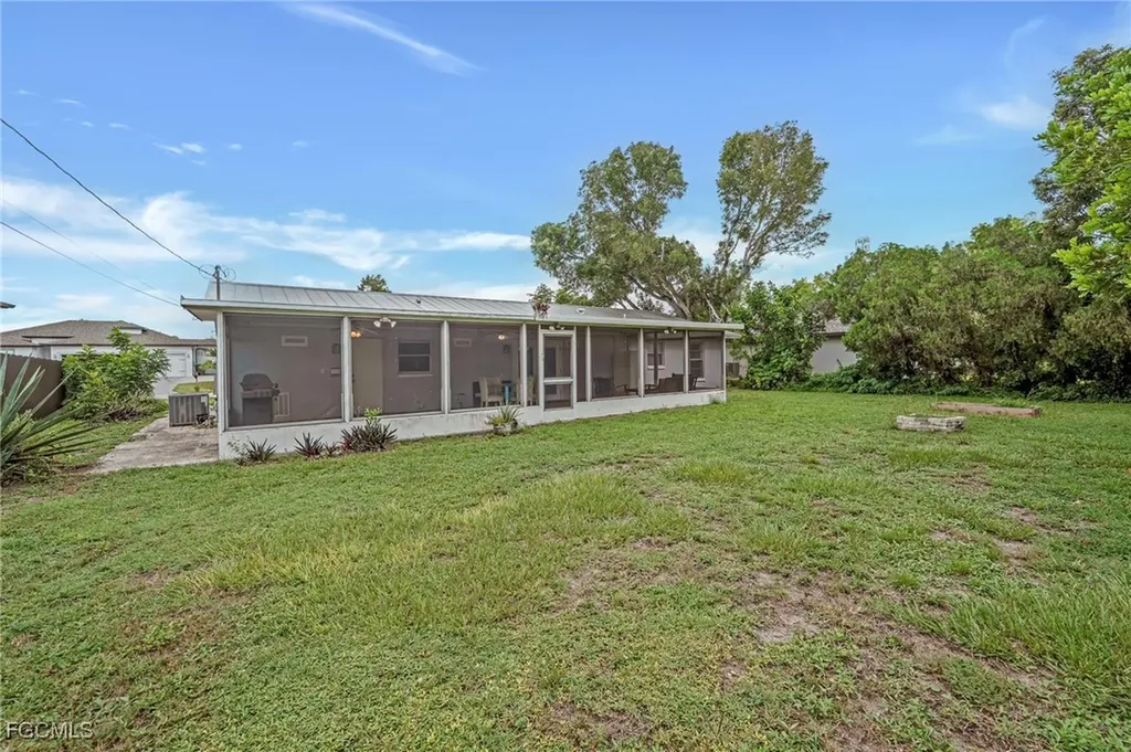 2506 SE 8th Avenue Cape Coral FL 33904