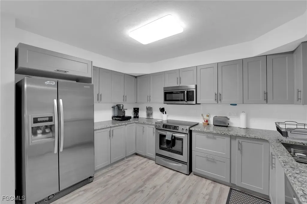 2506 SE 8th Avenue Cape Coral FL 33904