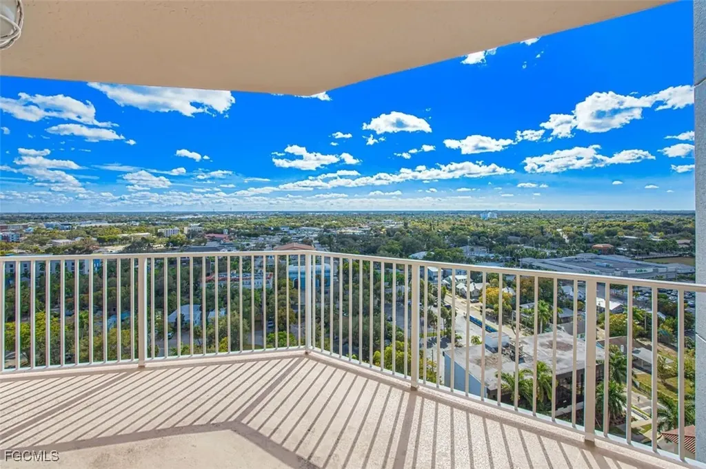 2090 W First Street Fort Myers FL 33901