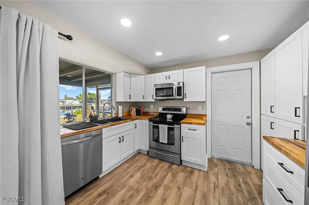 405 Bayshore Drive Cape Coral FL 33904