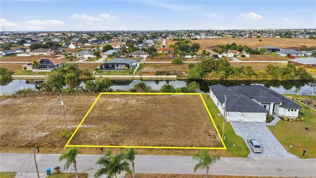 932 NW 9th Avenue Cape Coral FL 33993