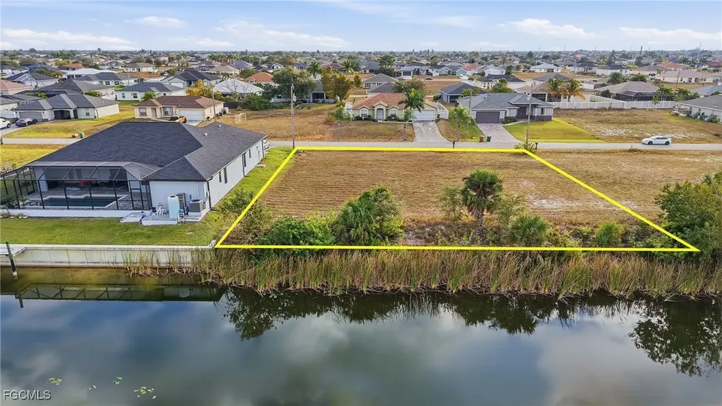 932 NW 9th Avenue Cape Coral FL 33993