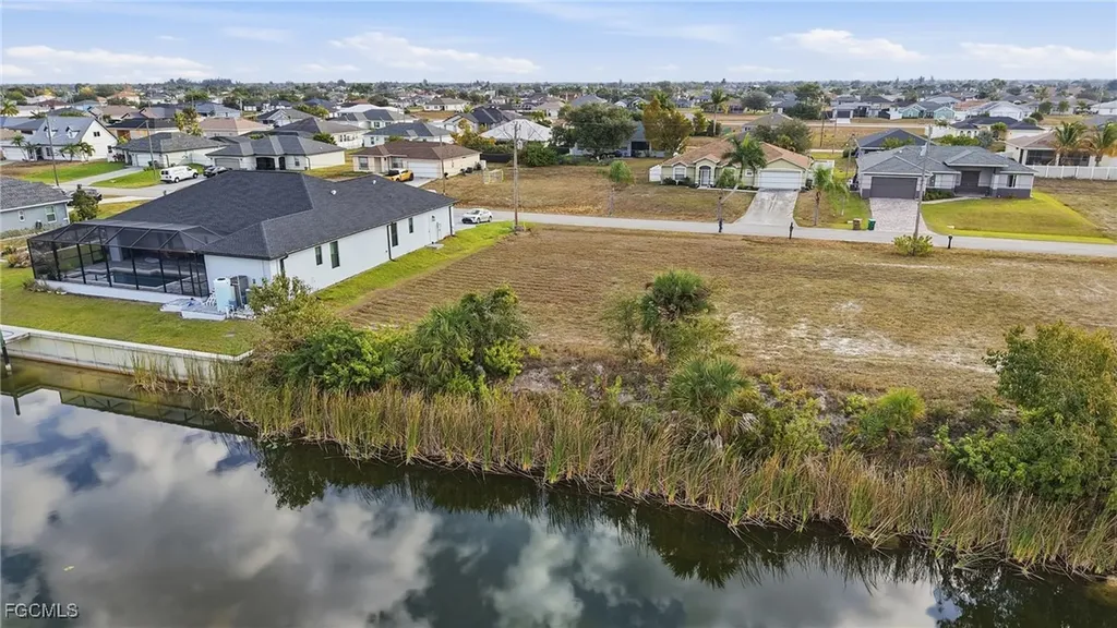 932 NW 9th Avenue Cape Coral FL 33993