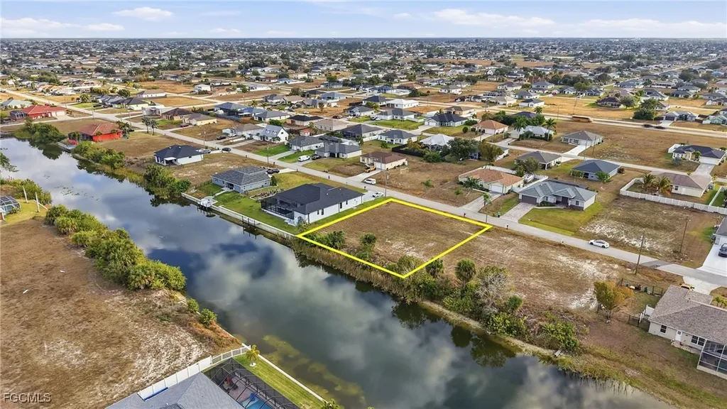 932 NW 9th Avenue Cape Coral FL 33993