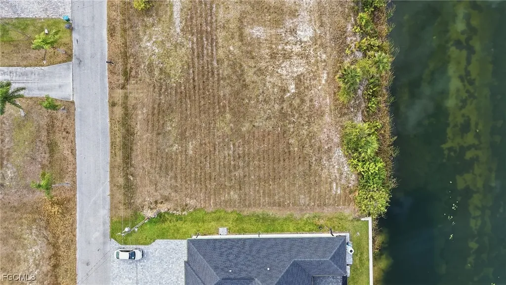 932 NW 9th Avenue Cape Coral FL 33993