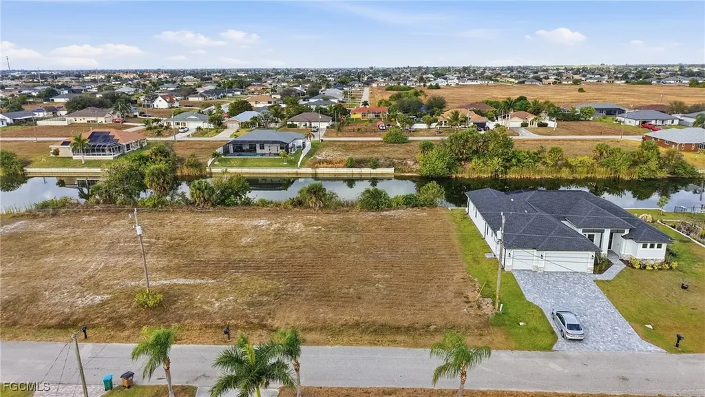 932 NW 9th Avenue Cape Coral FL 33993