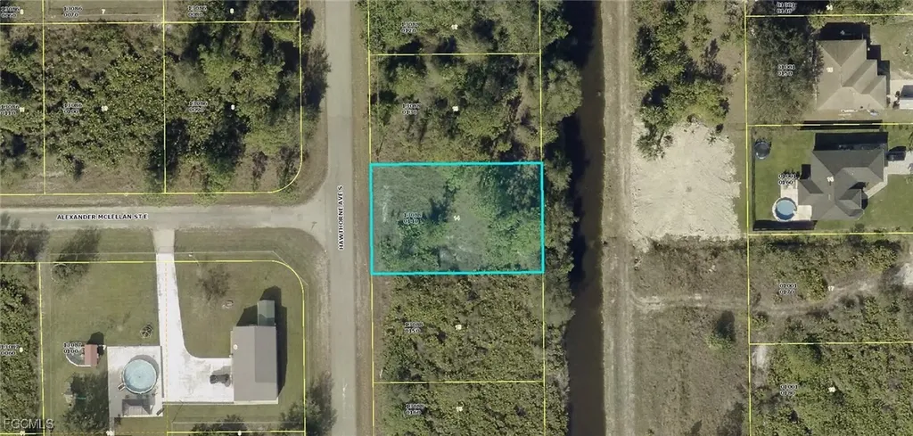 527 Hawthorne Avenue S Lehigh Acres FL 33974