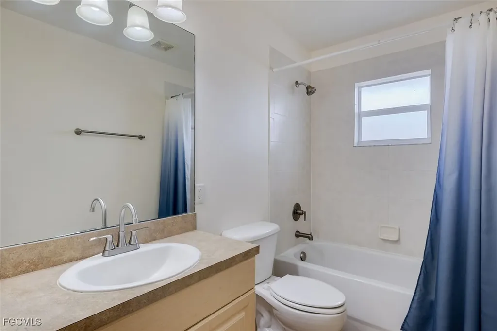 2221 NE 15th Lane Cape Coral FL 33909