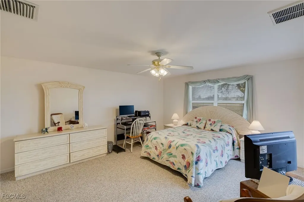 2221 NE 15th Lane Cape Coral FL 33909
