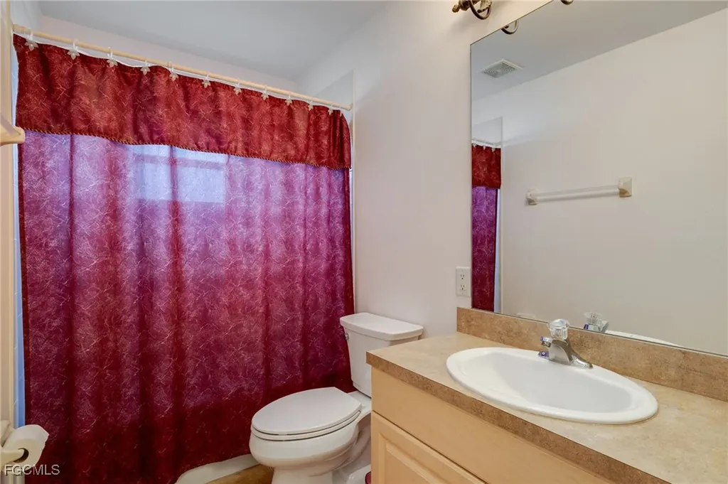 2221 NE 15th Lane Cape Coral FL 33909