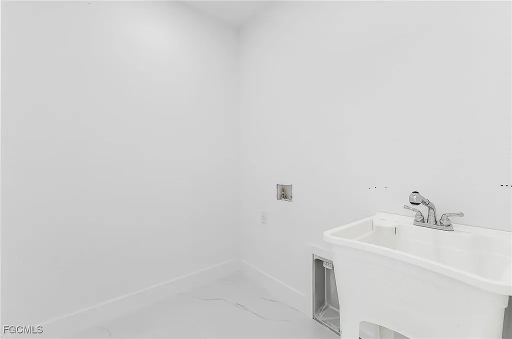 4202 NW 33rd Street Cape Coral FL 33993