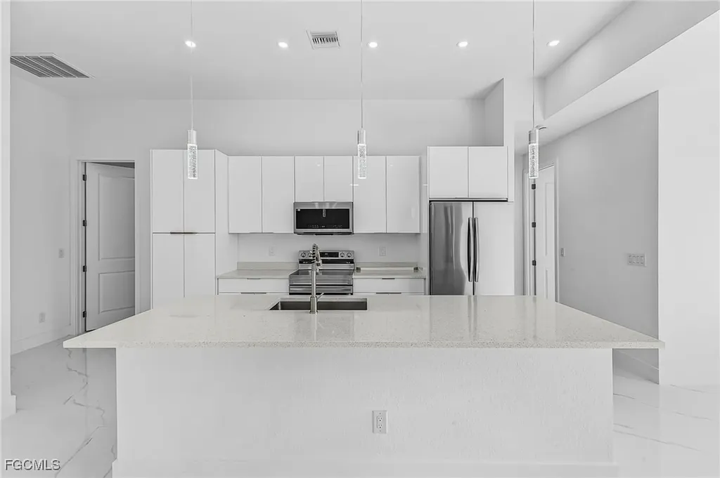 4202 NW 33rd Street Cape Coral FL 33993