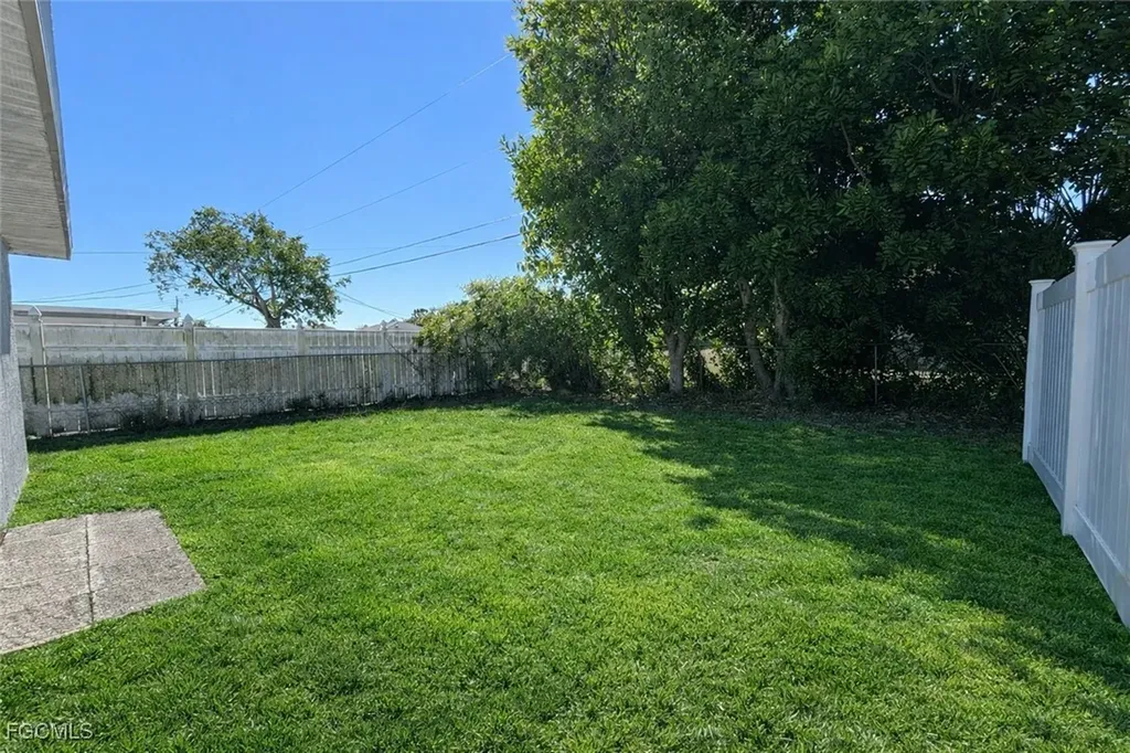 3216 SW 7th Place Cape Coral FL 33914