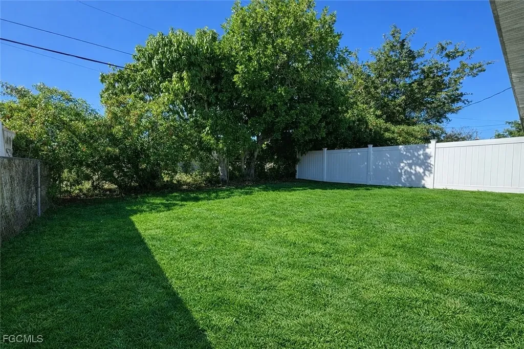 3216 SW 7th Place Cape Coral FL 33914