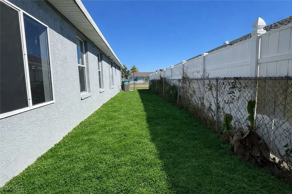 3216 SW 7th Place Cape Coral FL 33914