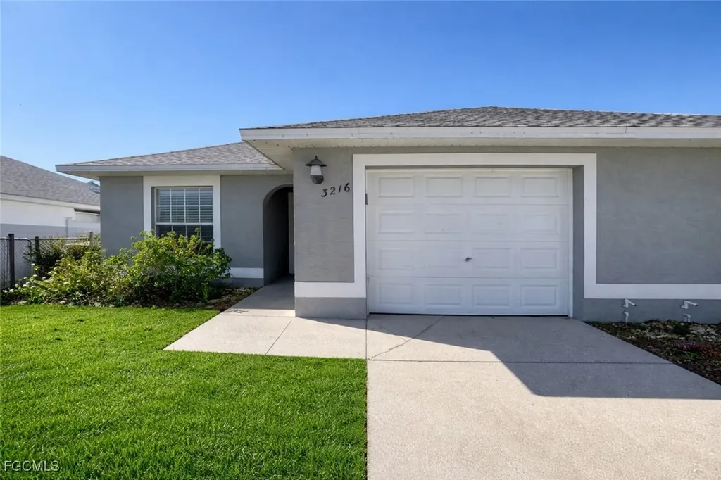 3216 SW 7th Place Cape Coral FL 33914