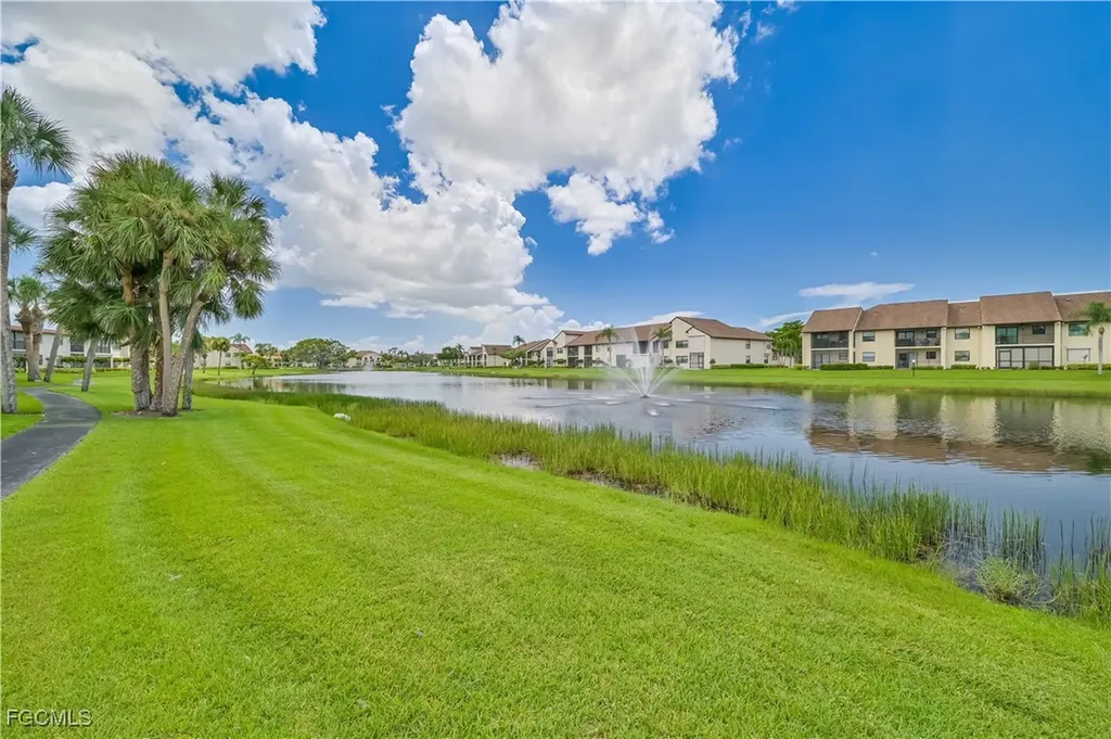 8475 Charter Club Circle Fort Myers FL 33919