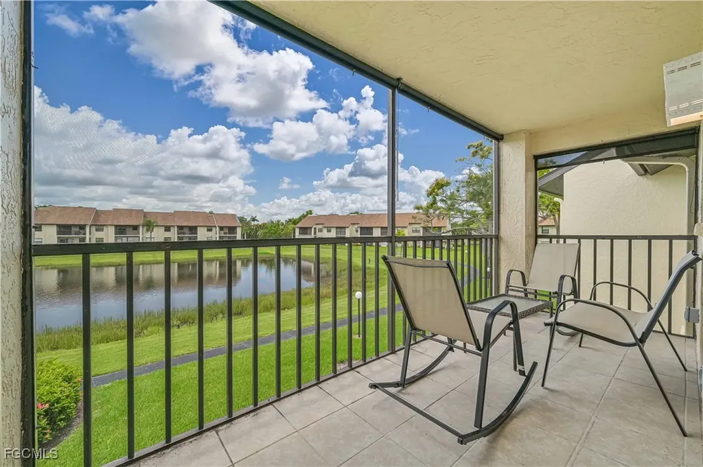8475 Charter Club Circle Fort Myers FL 33919