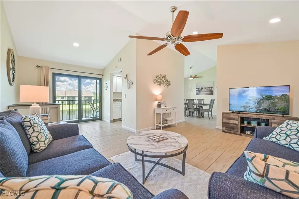 8475 Charter Club Circle Fort Myers FL 33919