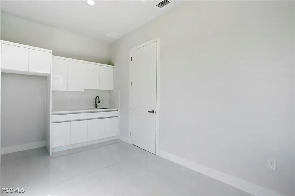 243 SW 24th Place Cape Coral FL 33991