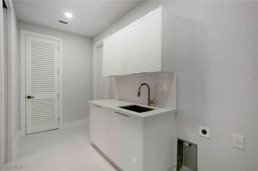 243 SW 24th Place Cape Coral FL 33991
