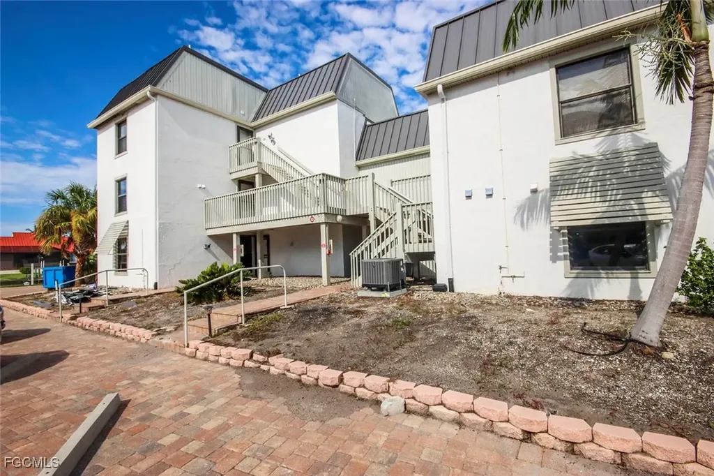 760 Sextant Drive Sanibel FL 33957