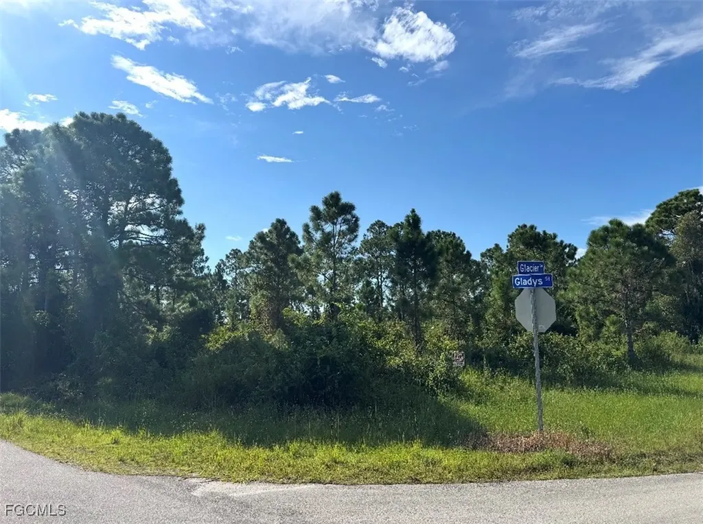 705 Glacier Avenue Lehigh Acres FL 33974