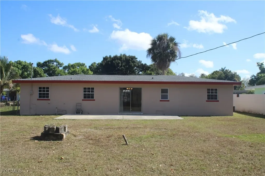 382 Ottumwa Avenue Fort Myers FL 33905
