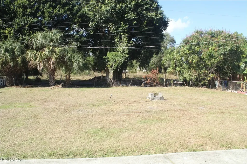 382 Ottumwa Avenue Fort Myers FL 33905