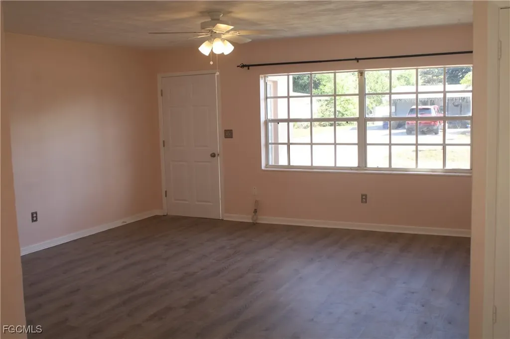382 Ottumwa Avenue Fort Myers FL 33905