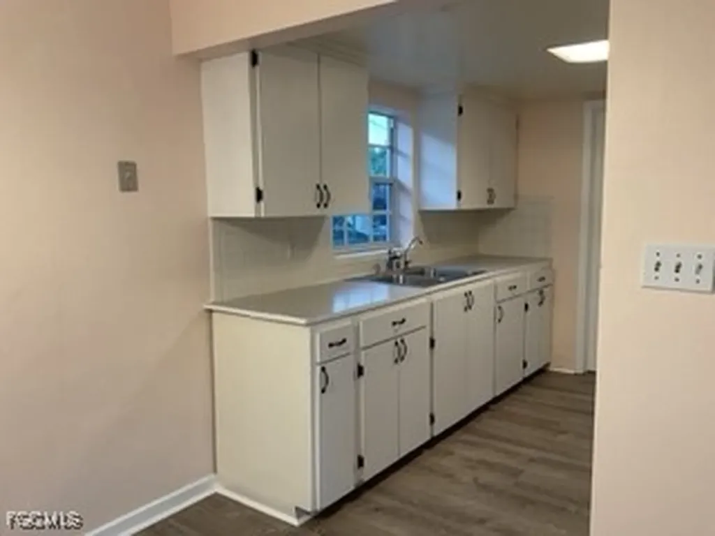382 Ottumwa Avenue Fort Myers FL 33905