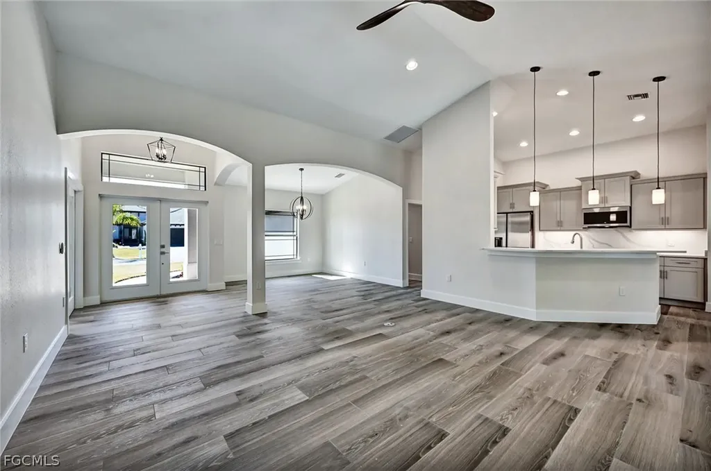 3613 NW 1st Street Cape Coral FL 33993