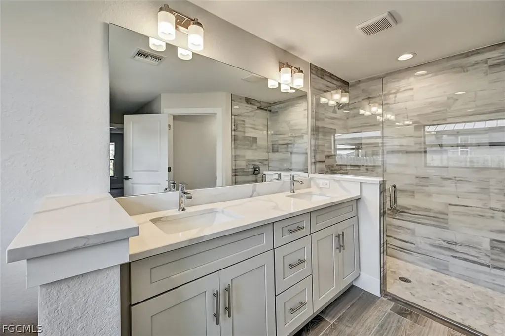 3613 NW 1st Street Cape Coral FL 33993