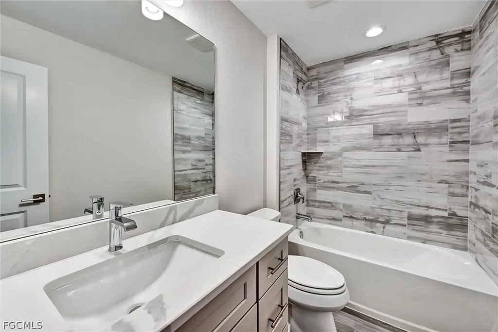3613 NW 1st Street Cape Coral FL 33993
