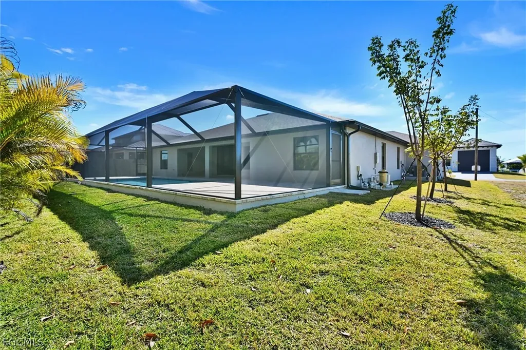 3613 NW 1st Street Cape Coral FL 33993