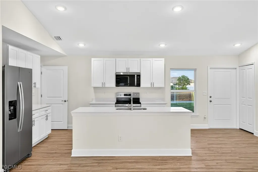 1706 NW 5th Street Cape Coral FL 33993
