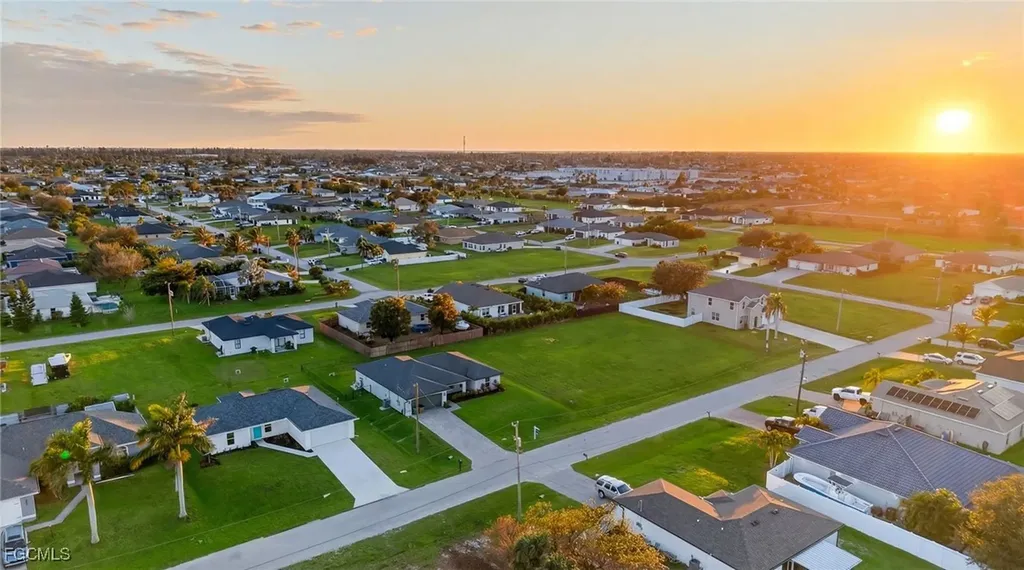 1706 NW 5th Street Cape Coral FL 33993