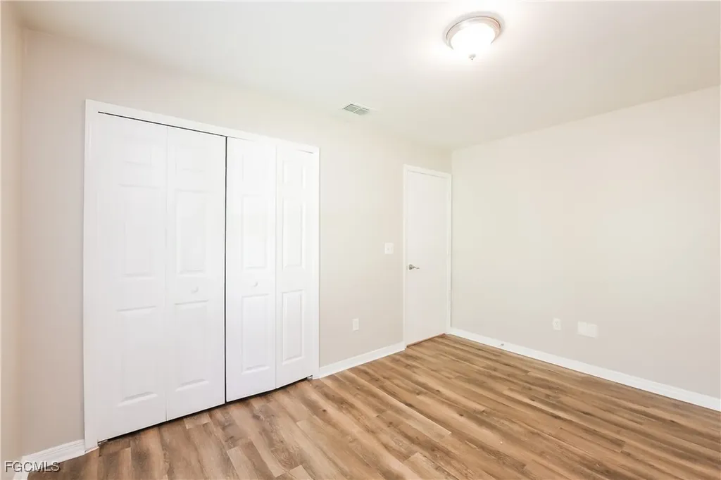 720 SW 8th Terrace Cape Coral FL 33991