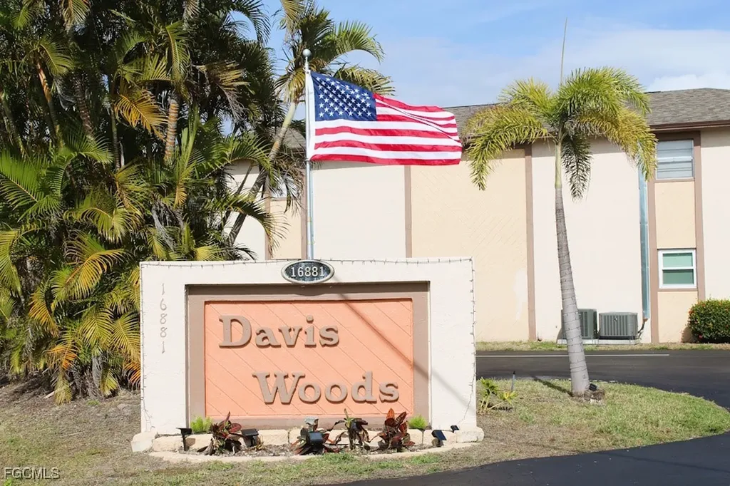16881 Davis Road Fort Myers FL 33908