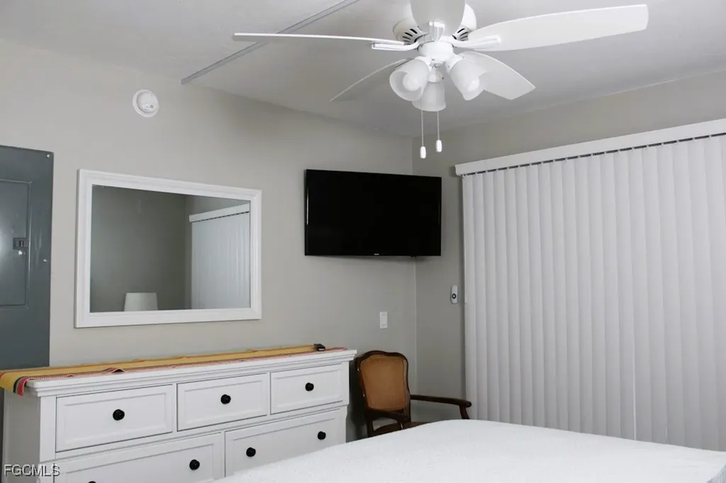 16881 Davis Road Fort Myers FL 33908