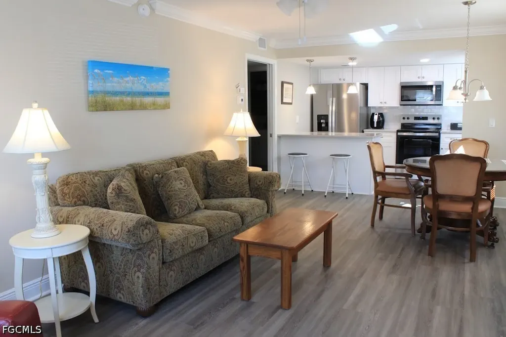 16881 Davis Road Fort Myers FL 33908