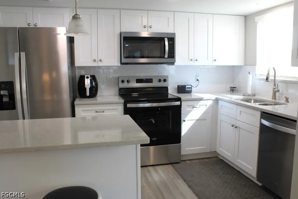 16881 Davis Road Fort Myers FL 33908